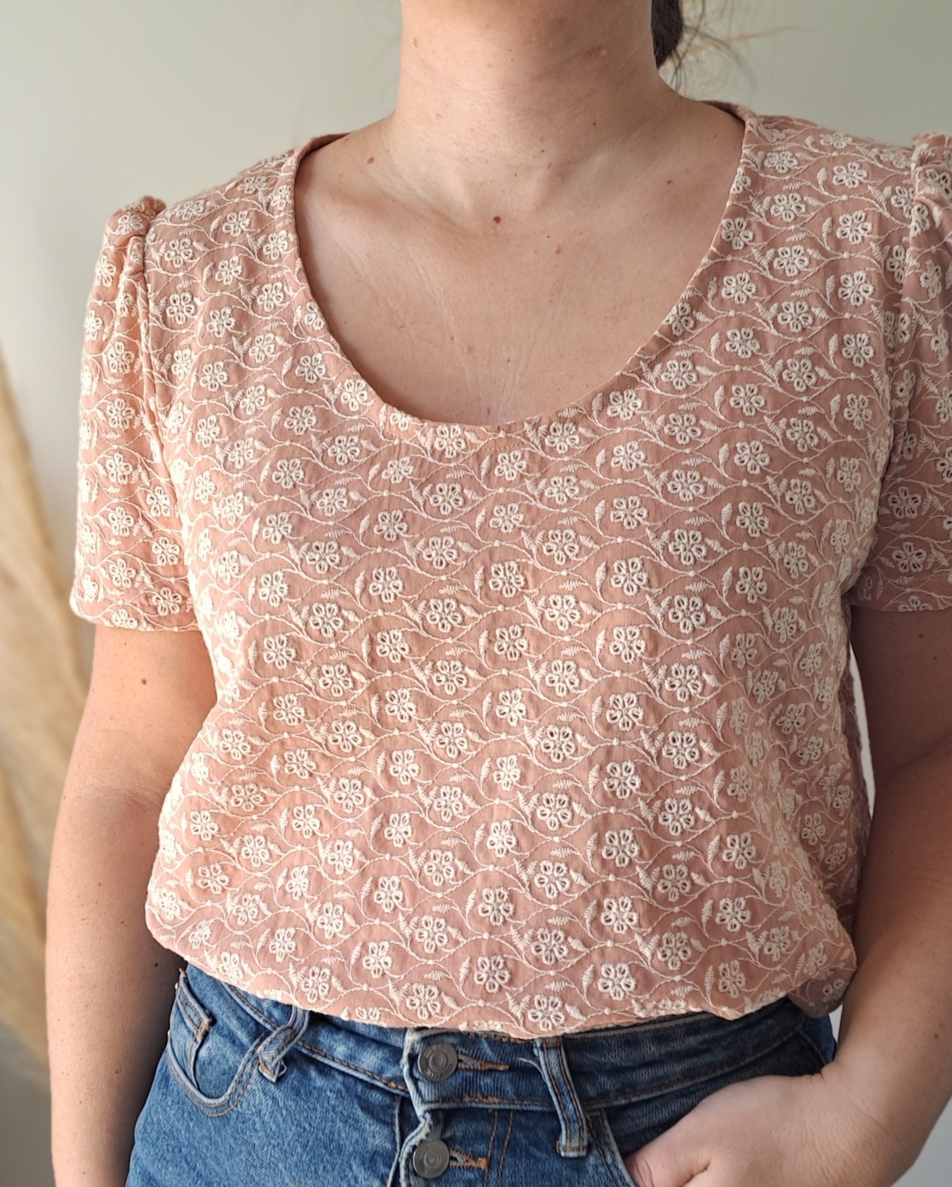 Blouse IRIS Mode femme bohème Chic Col rond manches bouffantes broderie anglaise douceur agréable à porter Rozéma Créations