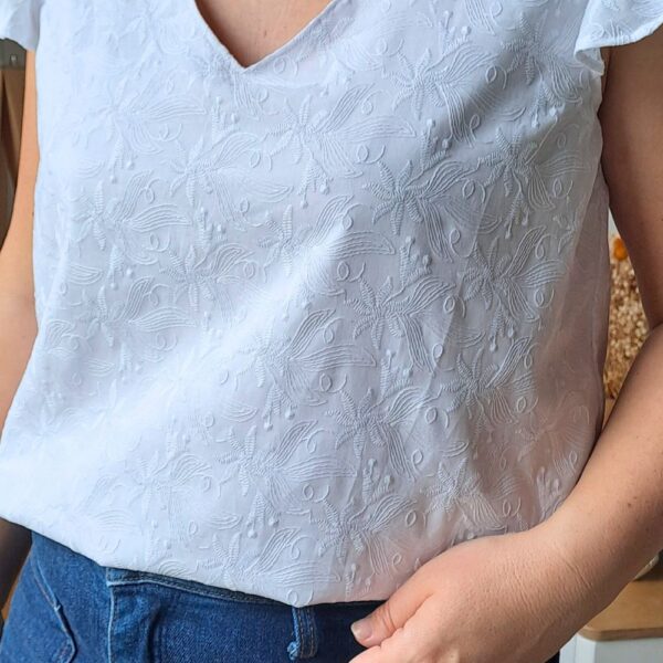 Blouse Chemise Mode femme bohème Chic Col V manches volantées bouffantes broderie anglaise douceur agréable à porter Rozéma CréationsCréations