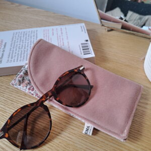Étui à lunettes – Rose poudré fleuri